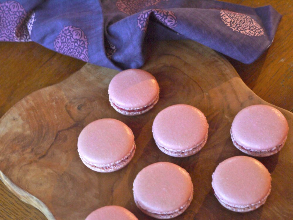 Very berry macaron